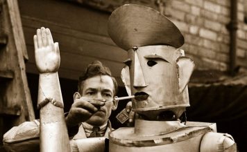 robot koji pusi cigare