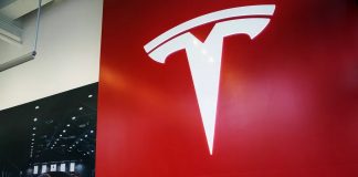 Tesla Motors je sad Tesla inc