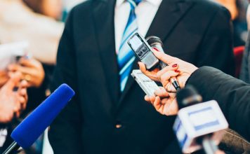 Program koji sam prekucava audio snimak