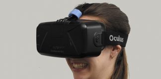 woman oculus rift